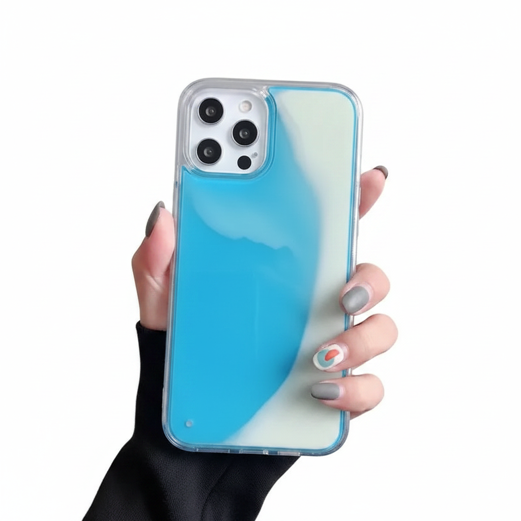 Case bleu main fond blanc
